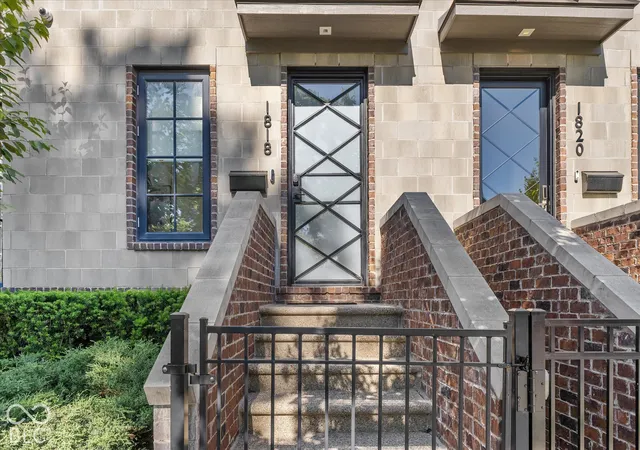 Photo 2 of Townhouse for sale at 1818 N Pennsylvania St, Indianapolis, IN 46202 | MLS# 22094364 | Listing updated on 2026-09-24