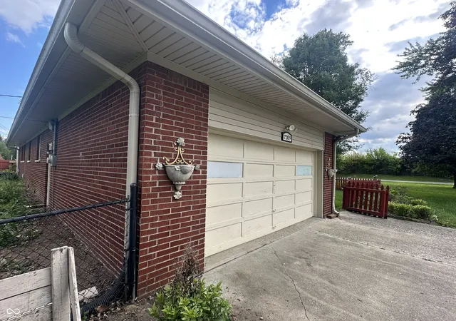 3rd image of 7209 Shelby St, Indianapolis, IN 46227 | MLS# 22094436