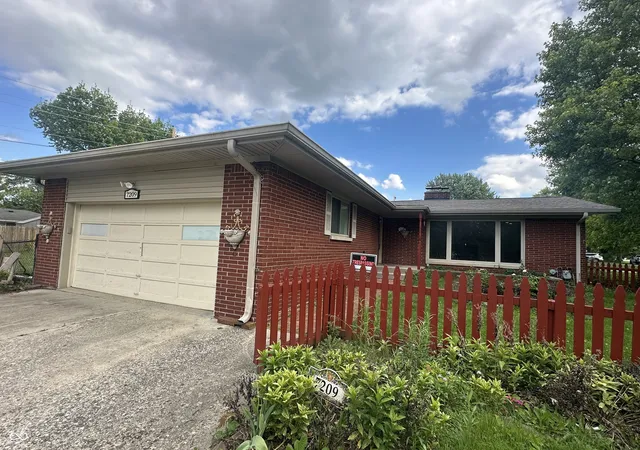 4th image of 7209 Shelby St, Indianapolis, IN 46227 | MLS# 22094436