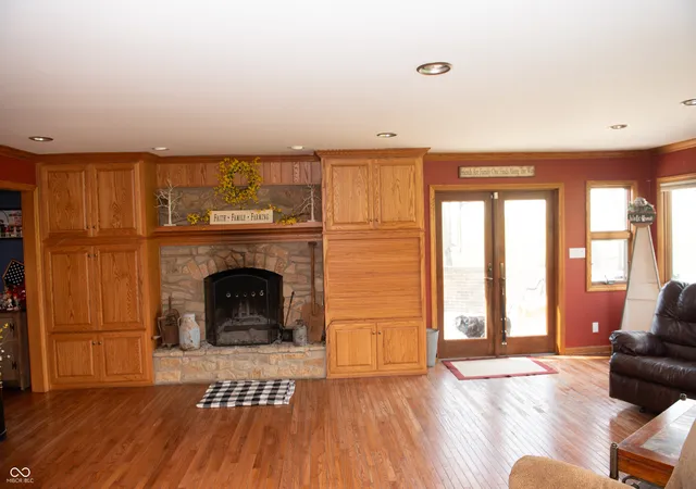 Photo 4 of Sale Pending at 501 S US Hwy 41, Williamsport, IN 47993 | MLS# 22094489 | Listing updated on 2026-09-20