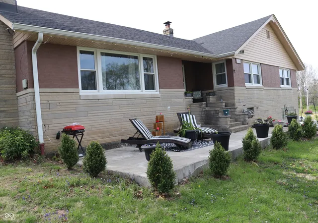 3rd image of 1266 N Morgantown Rd, Greenwood, IN 46142 | MLS# 22094521