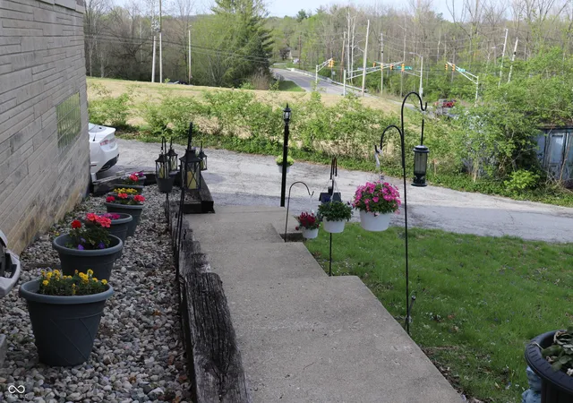 5th image of 1266 N Morgantown Rd, Greenwood, IN 46142 | MLS# 22094521