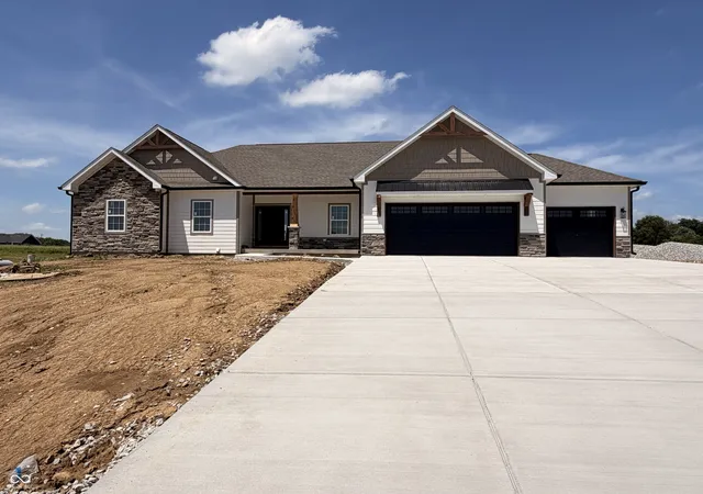 1st image of 10 Pine Hills Ct, Crawfordsville, IN 47933 | MLS# 22094707