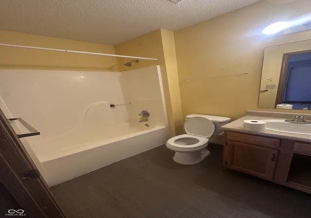 19th image of 529 Meadows Edge Ln, Indianapolis, IN 46217 | MLS# 22094781