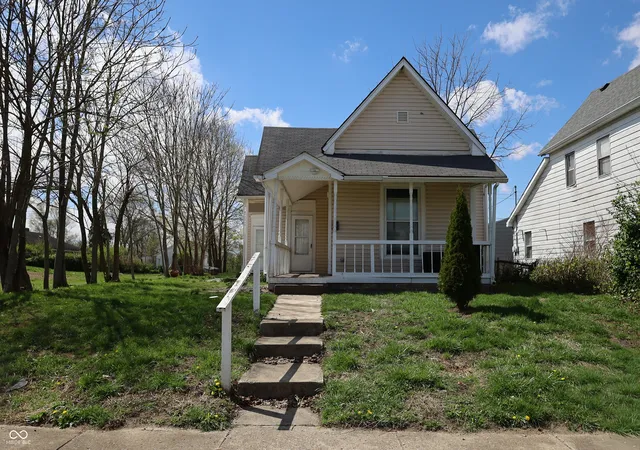 Photo 1 of Single family home for sale at 1429 Sherman St, Anderson, IN 46016 | MLS# 22094821 | Listing updated on 2026-04-12