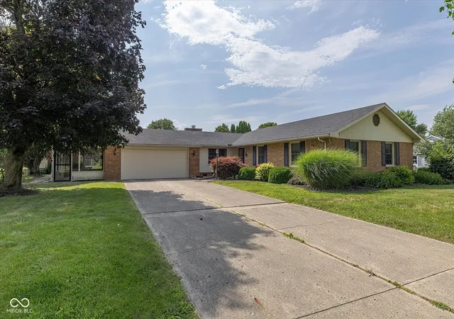 Photo 3 of Sale Pending at 1208 Fulton Ave, Alexandria, IN 46001 | MLS# 22094855 | Listing updated on 2026-08-28