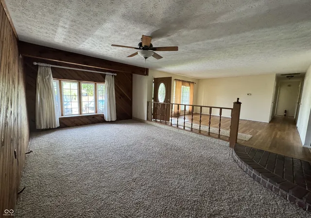Homes for sale in Rushville, IN | 825 Parkview Dr, Rushville, IN 46173 | MLS# 22094915
