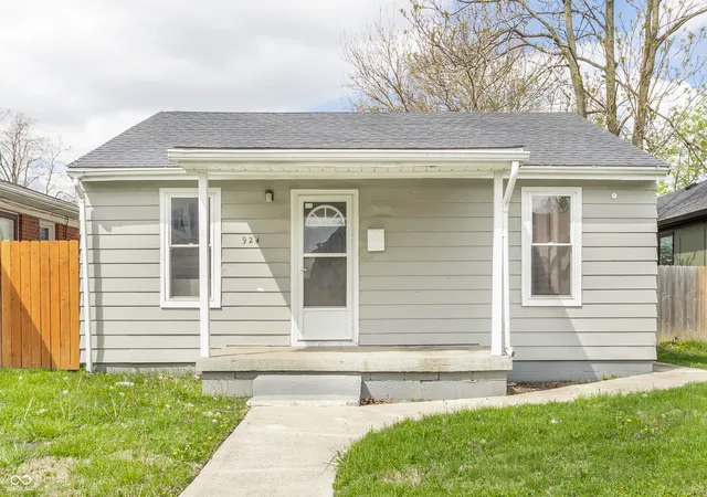 Homes for sale in Indianapolis, IN | 924 Saint Peter St, Indianapolis, IN 46203 | MLS# 22095013