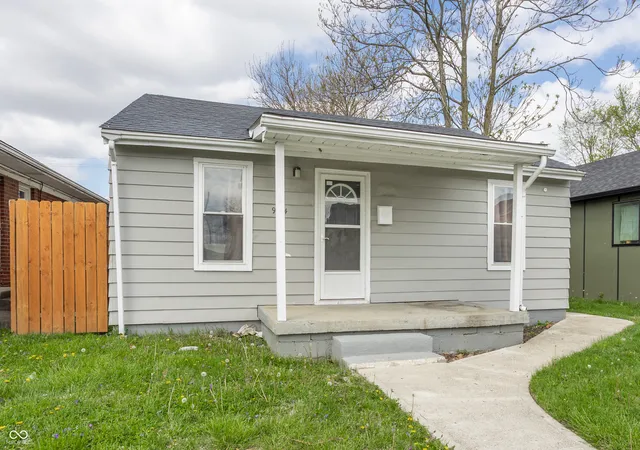 Homes for sale in Indianapolis, IN | 924 Saint Peter St, Indianapolis, IN 46203 | MLS# 22095013