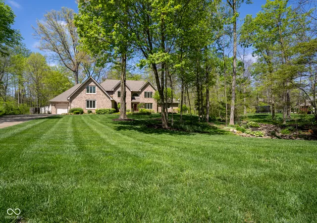 Photo 2 of Sale Pending at 1112 N Dogwood Way, Greenfield, IN 46140 | MLS# 22095178 | Listing updated on 2026-08-24