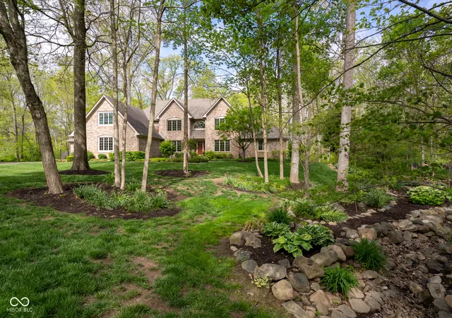 Photo 3 of Sale Pending at 1112 N Dogwood Way, Greenfield, IN 46140 | MLS# 22095178 | Listing updated on 2026-08-24