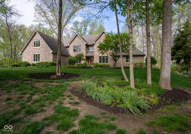 Photo 4 of Sale Pending at 1112 N Dogwood Way, Greenfield, IN 46140 | MLS# 22095178 | Listing updated on 2026-08-24