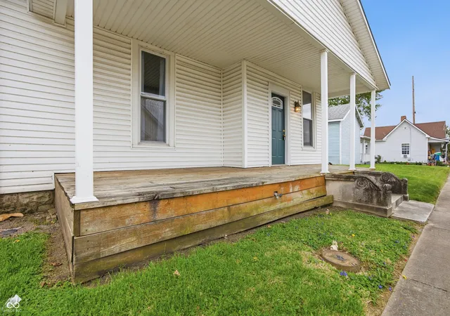 4th image of 225 E Pennsylvania St, Shelbyville, IN 46176 | MLS# 22095210