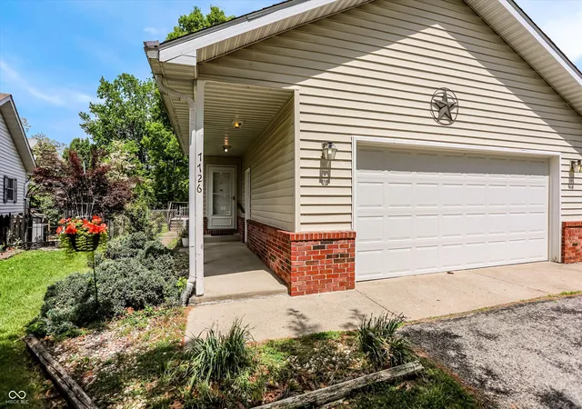 3rd image of 7726 Orchard Village Dr, Indianapolis, IN 46217 | MLS# 22095380