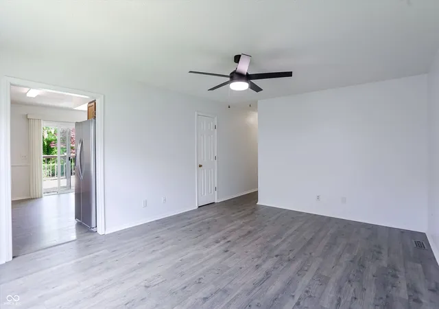 4th image of 7726 Orchard Village Dr, Indianapolis, IN 46217 | MLS# 22095380