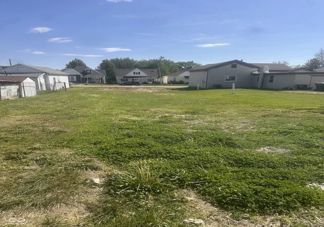 2nd image of 824 E Washington St, Greensburg, IN 47240 | MLS# 22095444
