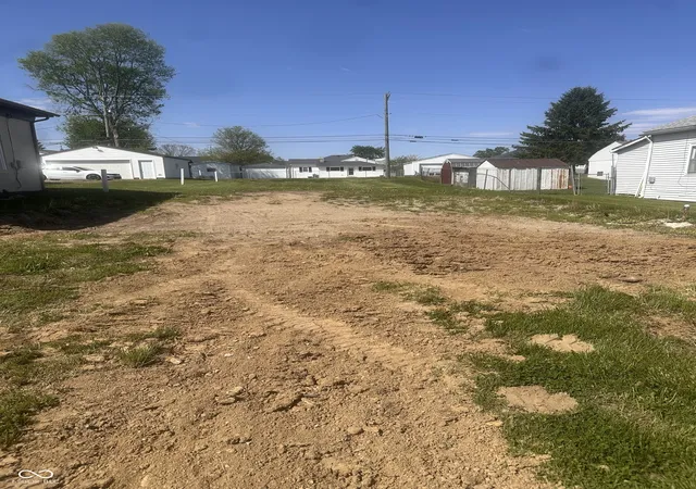 1st image of 824 E Washington St, Greensburg, IN 47240 | MLS# 22095444