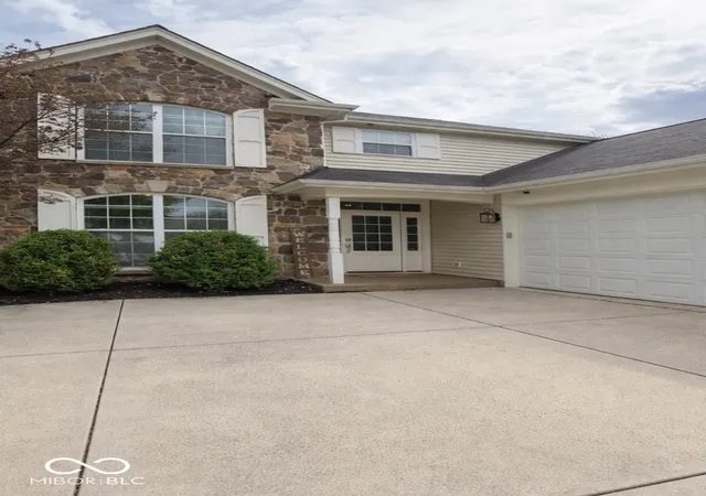3rd image of 10811 Meadow Wing Ct, Noblesville, IN 46060 | MLS# 22095547