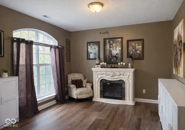 4th image of 10811 Meadow Wing Ct, Noblesville, IN 46060 | MLS# 22095547