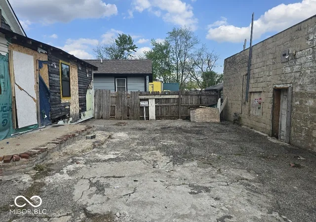 5th image of 3523 E 10Th St, Indianapolis, IN 46201 | MLS# 22095619