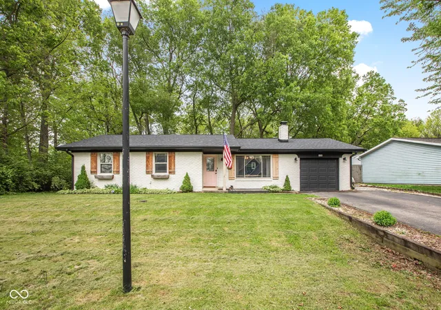 Homes for sale in Cicero, IN | 129 Bayshore Dr, Cicero, IN 46034 | MLS# 22095635