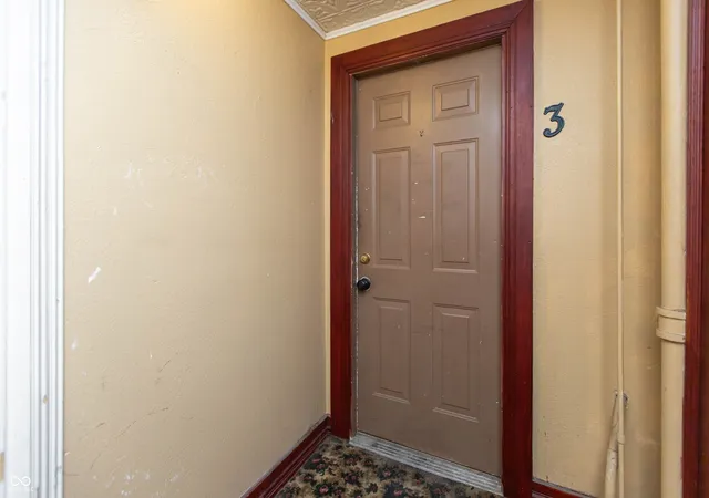 3rd image of 929 Franklin St, Columbus, IN 47201 | MLS# 22095668