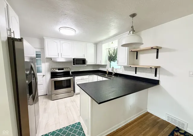 5th image of 6314 N Keystone Ave, Indianapolis, IN 46220 | MLS# 22095817