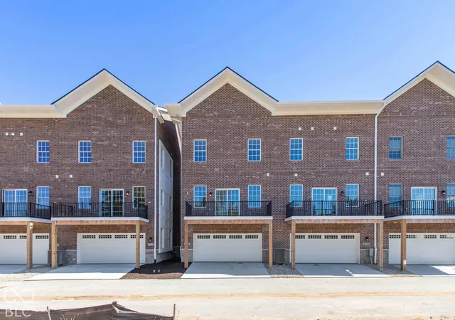 Photo 2 of Townhouse for sale at 5740 Birtz Rd, Indianapolis, IN 46216 | MLS# 22095871 | Listing updated on 2026-10-13