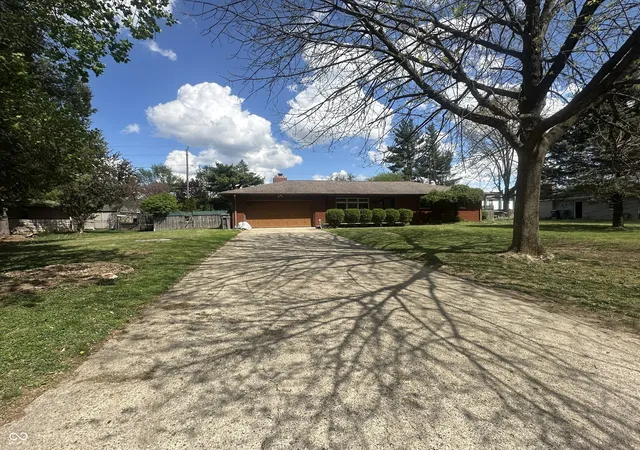 Photo 1 of Single family home for sale at 7121 Laurel Dr, Indianapolis, IN 46227 | MLS# 22095927 | Listing updated on 2026-04-18