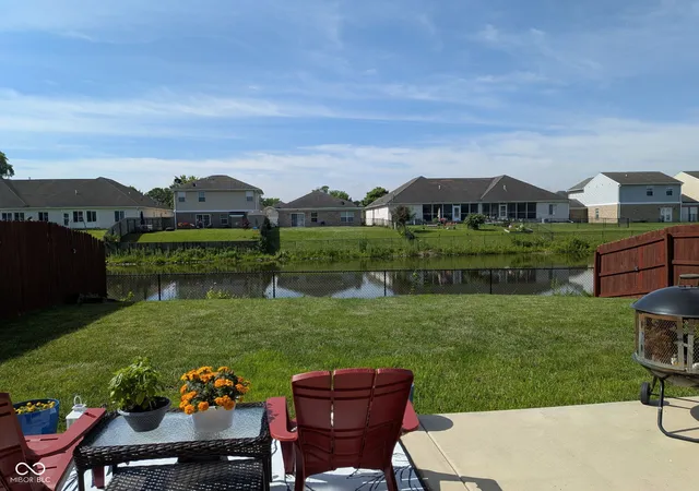 3rd image of 907 Baden Manor Dr, Indianapolis, IN 46217 | MLS# 22096013