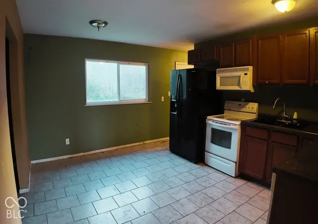 Photo 4 of Single family home for sale at 34 Green Hl Ct, Huntington, IN 46750 | MLS# 22096036 | Listing updated on 2026-10-05