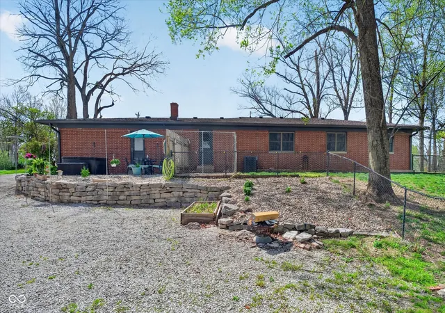 2nd image of 3955 S Smokey Row Rd, Greenwood, IN 46143 | MLS# 22096070
