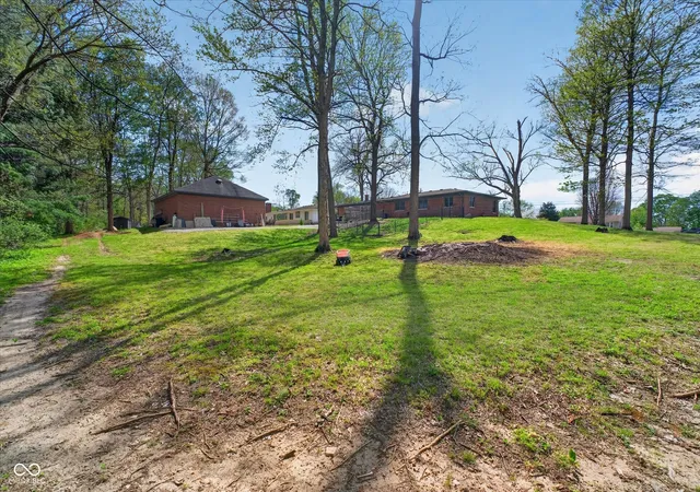 Photo 3 of Sale Pending at 3955 S Smokey Row Rd, Greenwood, IN 46143 | MLS# 22096070 | Listing updated on 2026-08-31