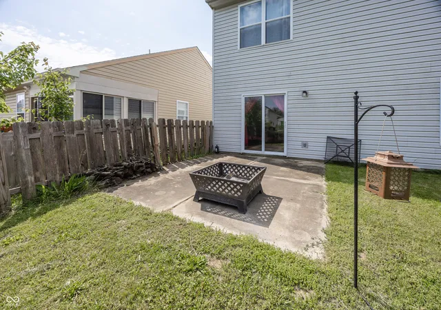 Photo 3 of Single family home for sale at 4620 Whitham Ln, Indianapolis, IN 46237 | MLS# 22096104 | Listing updated on 2026-10-15
