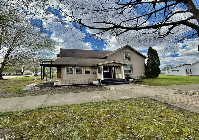 Photo 3 of Sale Pending at 1301 5th Street, Covington, IN 47932 | MLS# 22096150 | Listing updated on 2026-08-20