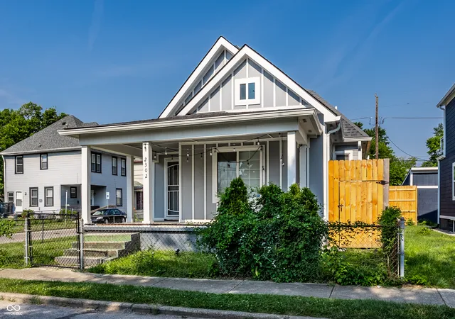 2nd image of 2302 N Kenwood Ave, Indianapolis, IN 46208 | MLS# 22096192