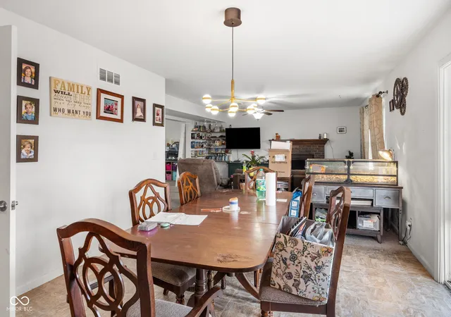Homes for sale in Frankfort, IN | 4920 S Old County Road 500 W, Frankfort, IN 46041 | MLS# 22096254