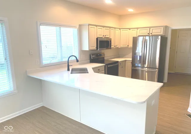 3rd image of 1370 Heron Ridge Blvd, Greenwood, IN 46143 | MLS# 22096361