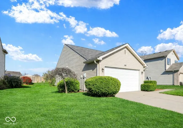 Photo 3 of Single family home for sale at 3708 Fredricksburg Dr, Indianapolis, IN 46227 | MLS# 22096365 | Listing updated on 2026-08-07