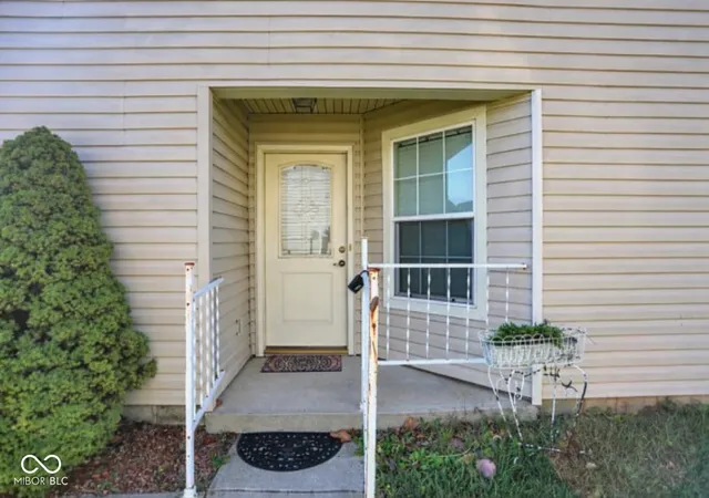 Photo 3 of Single family home for sale at 3708 Fredricksburg Dr, Indianapolis, IN 46227 | MLS# 22096365 | Listing updated on 2026-08-07