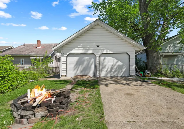 5th image of 2443 Meridian St, Anderson, IN 46016 | MLS# 22096384
