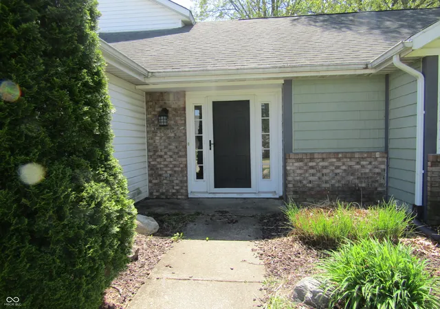 Homes for sale in Lafayette, IN | 1401 Southport Dr, Lafayette, IN 47909 | MLS# 22096397