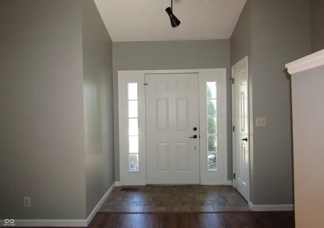 Homes for sale in Lafayette, IN | 1401 Southport Dr, Lafayette, IN 47909 | MLS# 22096397