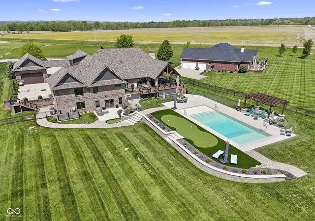 2nd image of 6719 E Cross Timbers Ct, Martinsville, IN 46151 | MLS# 22096417