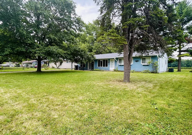 Photo 4 of Sale Pending at 4231 Standish Dr, Indianapolis, IN 46221 | MLS# 22096433 | Listing updated on 2026-07-24