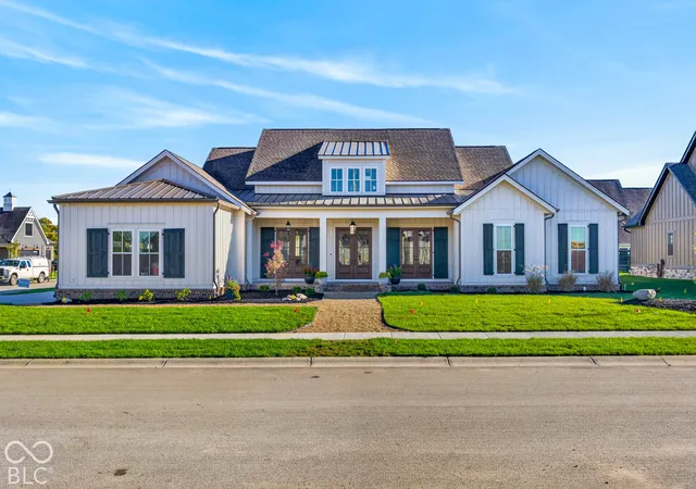Photo 1 of Single family home for sale at 1221 Beechtree Ln, Franklin, IN 46131 | MLS# 22096506 | Listing updated on 2026-10-19