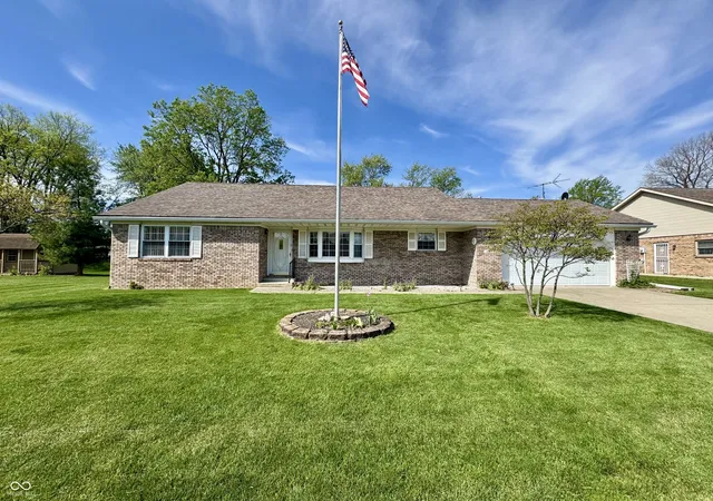 Homes for sale in Rushville, IN | 1207 N Monroe Wy, Rushville, IN 46173 | MLS# 22096597