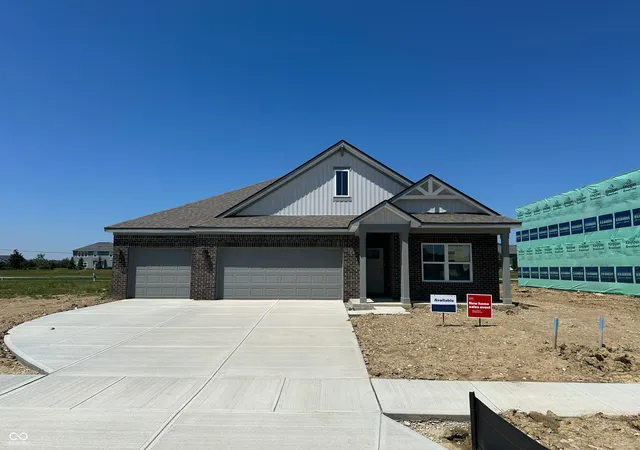 1st image of 222 Heritage Pass W, Greenfield, IN 46140 | MLS# 22096628