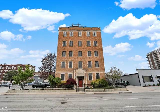 Homes for sale in Indianapolis, IN | 825 N Delaware St #5B, Indianapolis, IN 46204 | MLS# 22096701