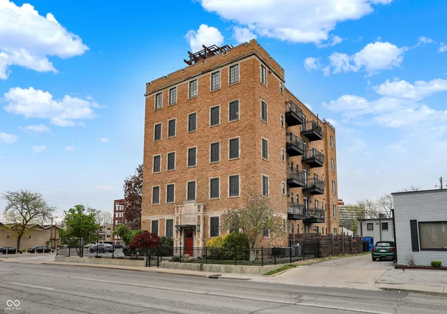 Homes for sale in Indianapolis, IN | 825 N Delaware St #5B, Indianapolis, IN 46204 | MLS# 22096701